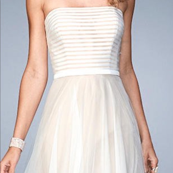 Dress style number 22536 - Picture 2 of 2